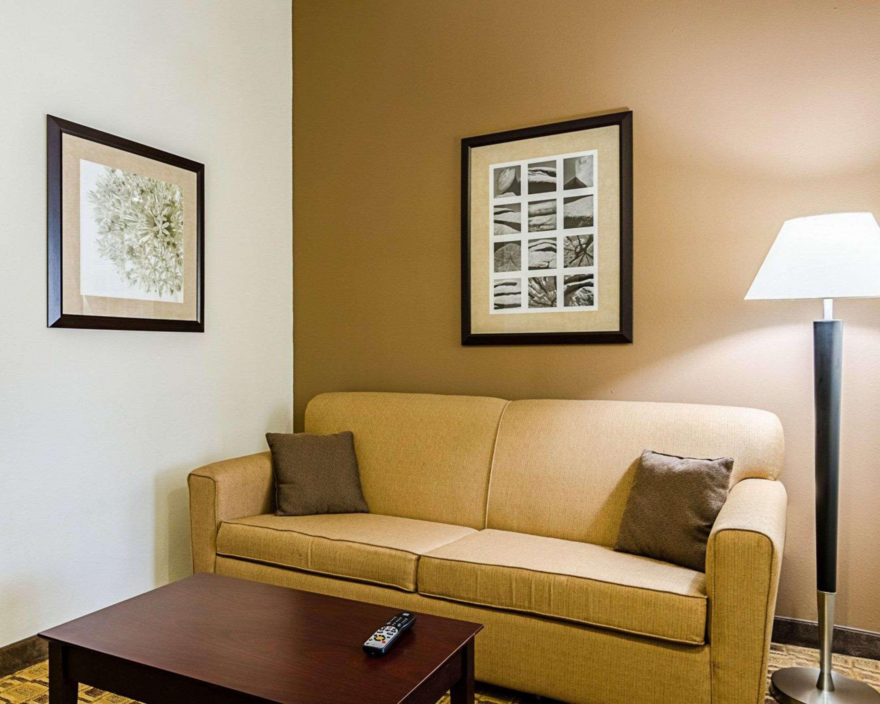 Comfort Inn & Suites Lawrence - University Area Εξωτερικό φωτογραφία
