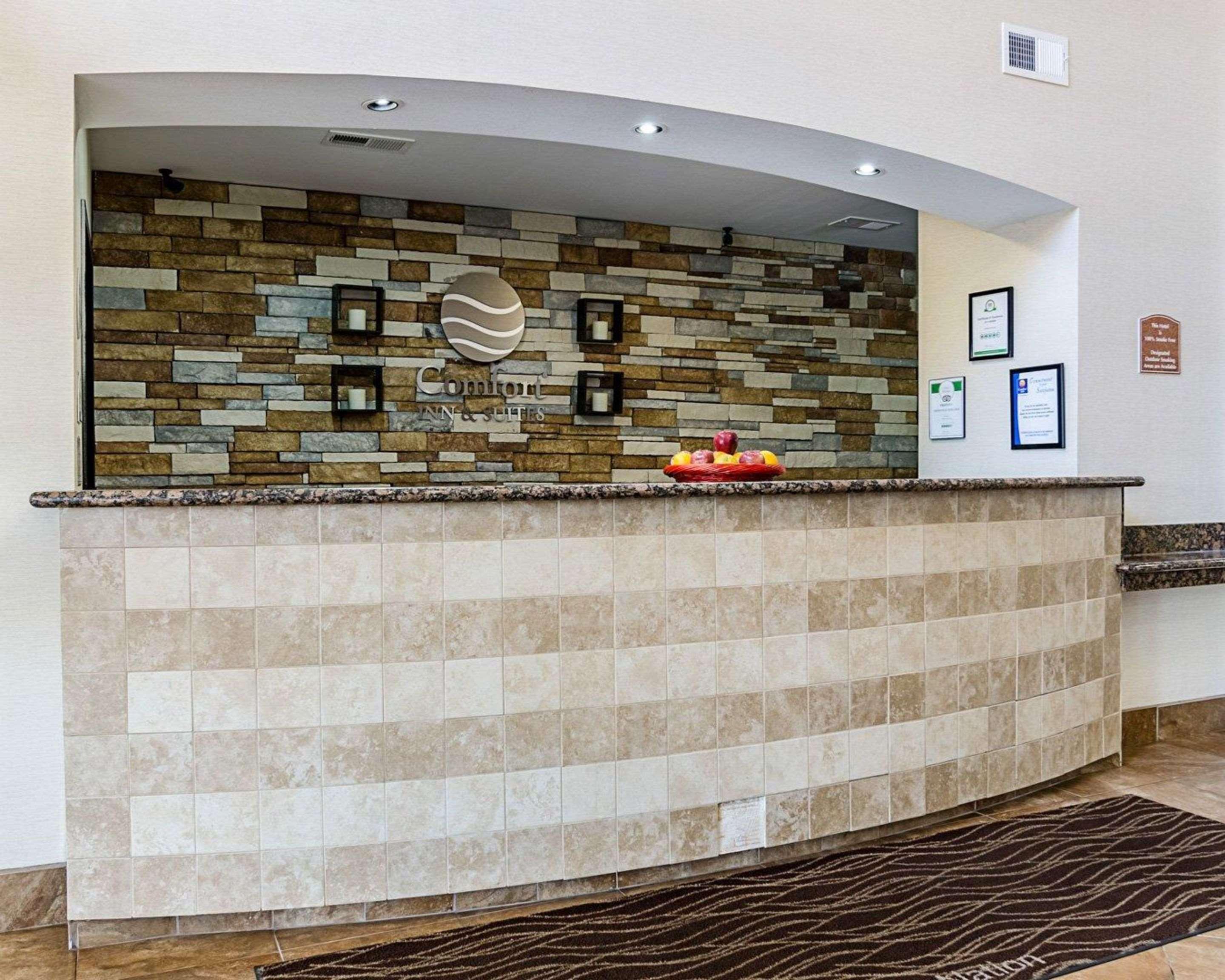 Comfort Inn & Suites Lawrence - University Area Εξωτερικό φωτογραφία
